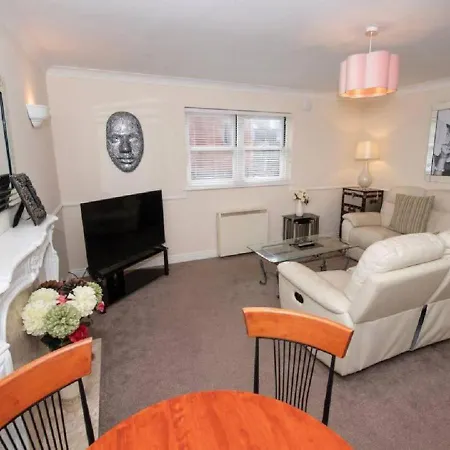 Puffin - Beautifully Furnished Double Bedroom Lejlighed *