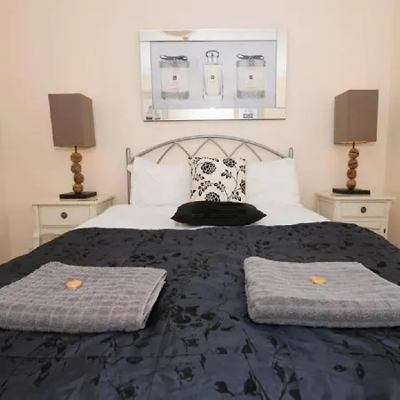 Puffin - Beautifully Furnished Double Bedroom *